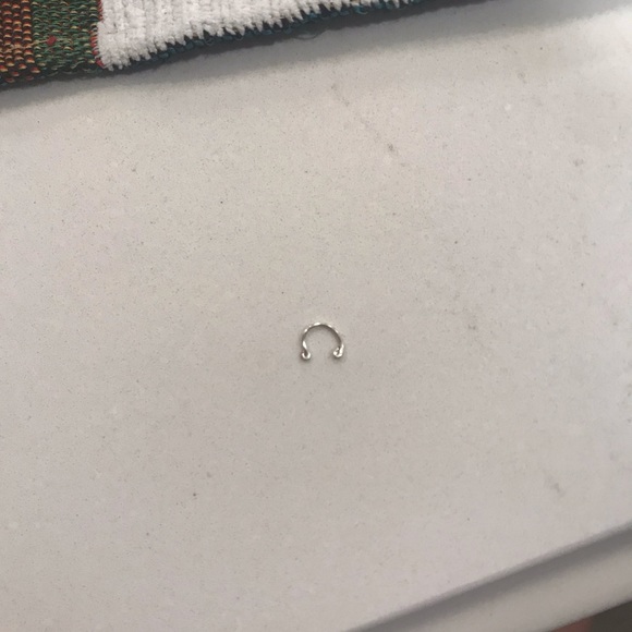 Nose ring cartilage hoop - Picture 4 of 5